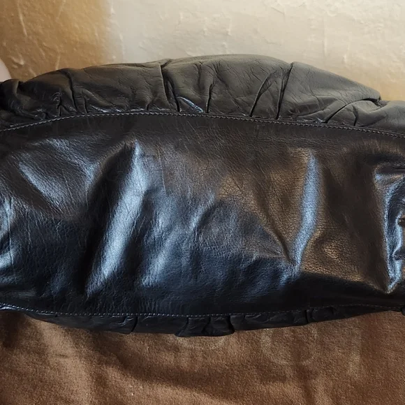 Gucci Hysteria Black Leather Bag - Picture 5 of 12